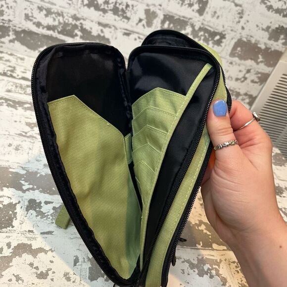 L.L. Bean | green travel wallet with strap - Picture 10 of 10